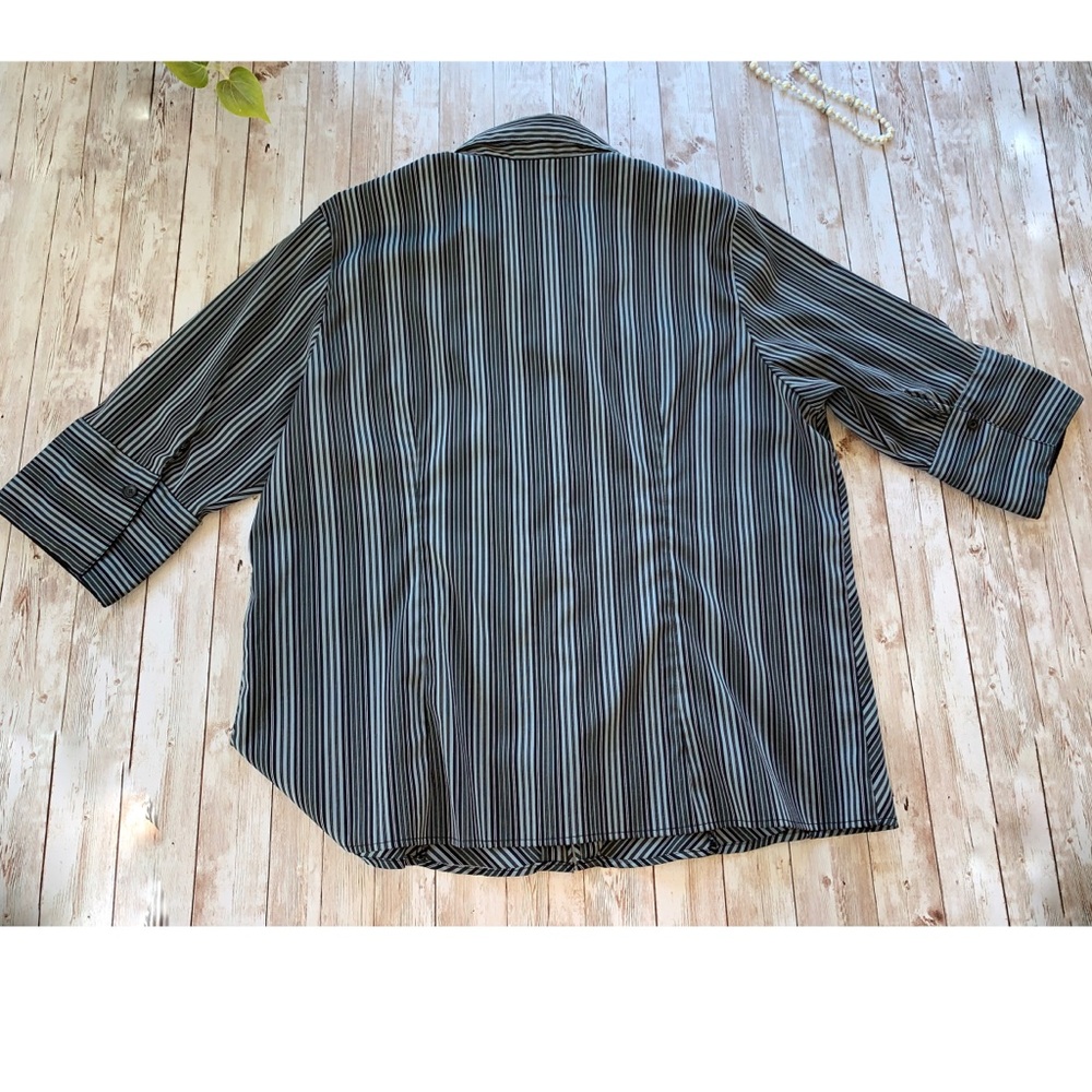 DCC Woman Stretch blouse zip front no iron - Picture 2 of 4